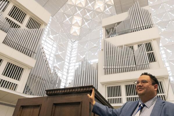 Christ cathedral organ top